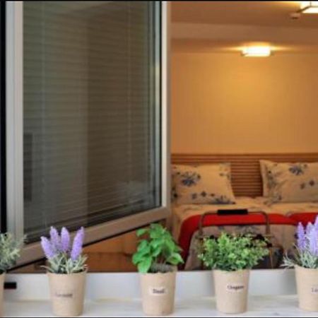 Red Cozy Stay Lemesós Eksteriør bilde