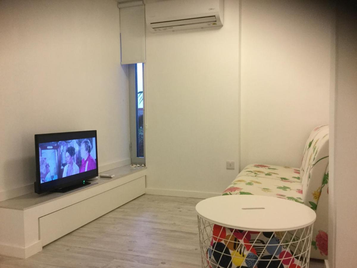 Red Cozy Stay Lemesós Eksteriør bilde