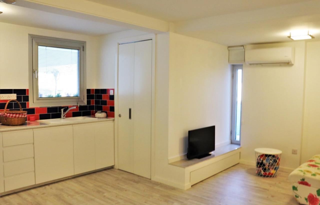 Red Cozy Stay Lemesós Eksteriør bilde
