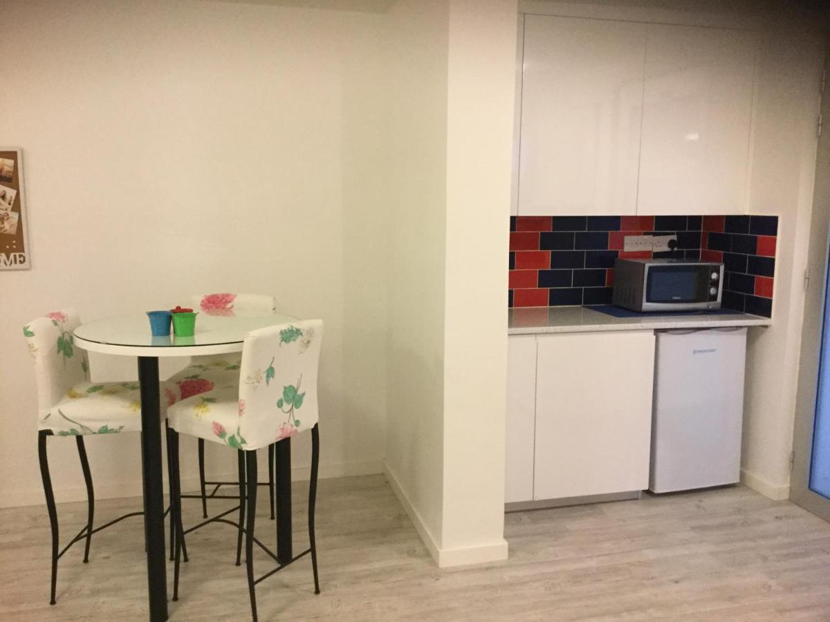 Red Cozy Stay Lemesós Eksteriør bilde