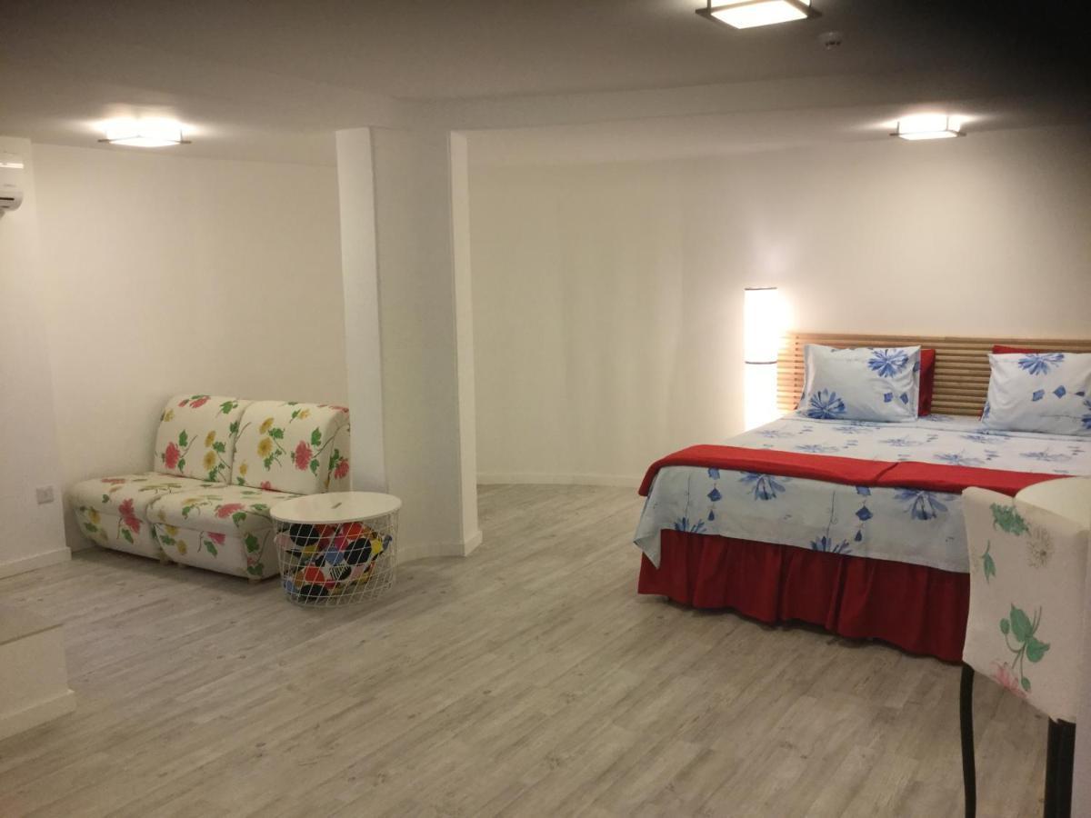 Red Cozy Stay Lemesós Eksteriør bilde