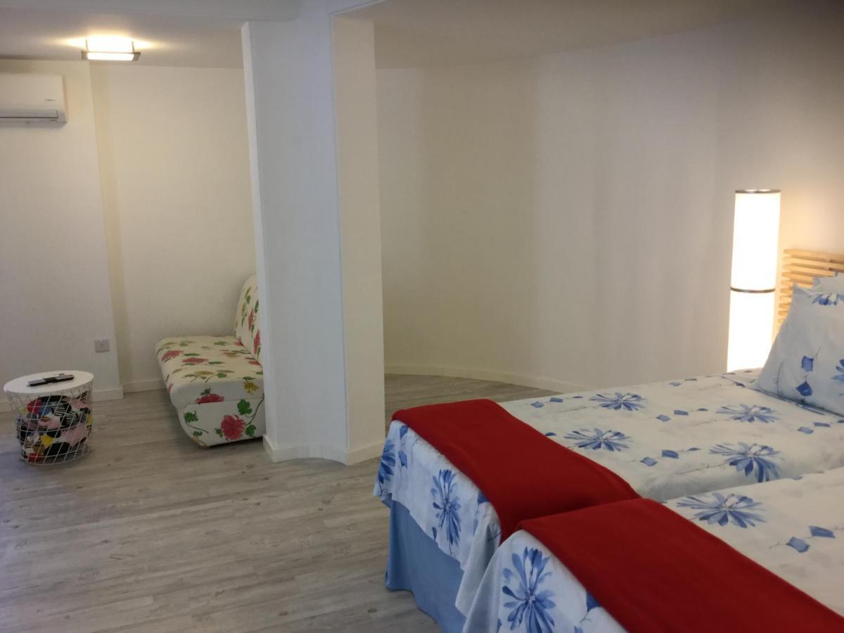 Red Cozy Stay Lemesós Eksteriør bilde