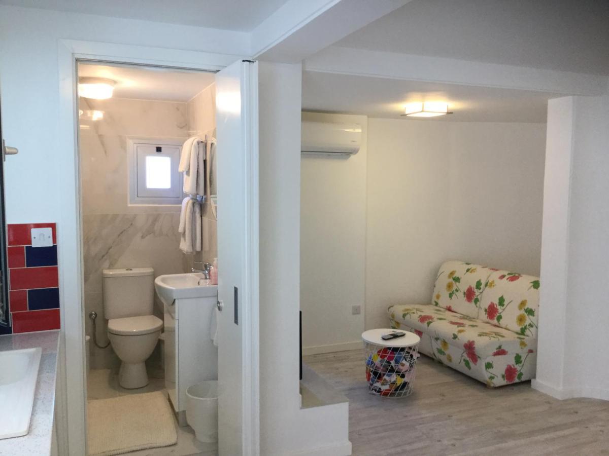 Red Cozy Stay Lemesós Eksteriør bilde